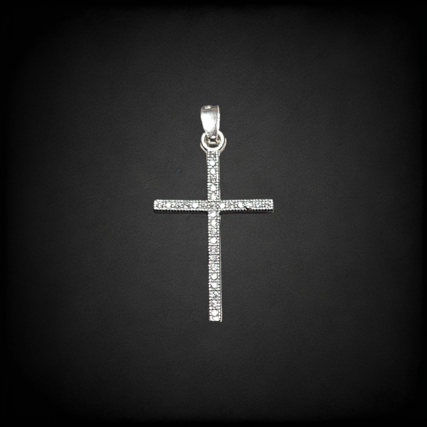 Dije de Cruz de Plata .925 con Zirconias – Colgante Religioso