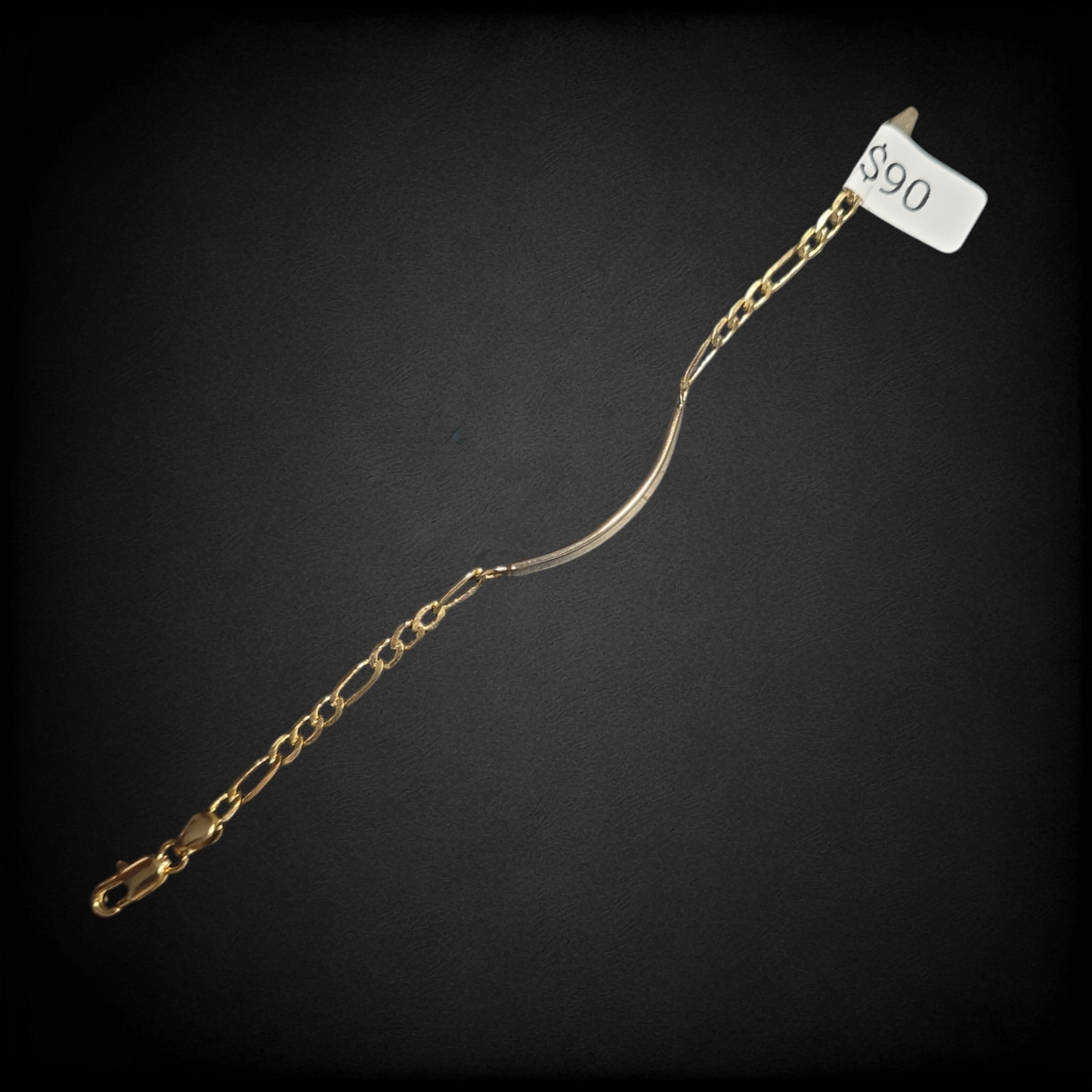 Pulsera Esclava Oro Laminado Cadena Tipo Figaro con Placa Curva