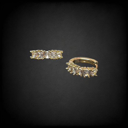 Aretes Oro Laminado con Zirconias Corte Princesa Diseño Elegante